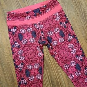 Lululemon RARE Crop size 4